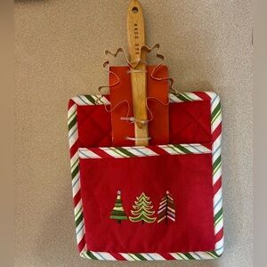 Rae Dunn Christmas Cookie Cutter, Spatula, & Oven Mitt. NWT.